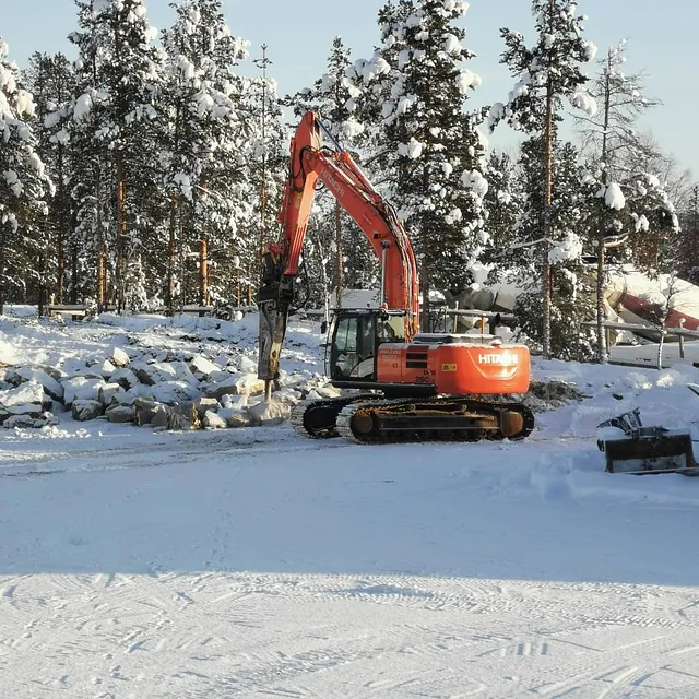 Kaivinkonetyöt Ivalossa